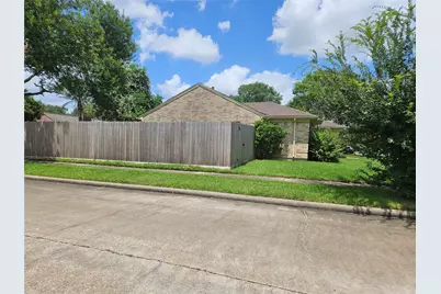 2822 Chimneystone Drive, Sugar Land, TX 77479 - Photo 5