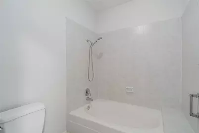 11711 Memorial Drive #285, Houston, TX 77024 - Photo 17