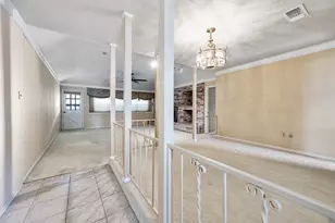 802 Voyager Dr, Houston, TX 77062 - Photo 15