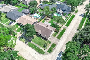 802 Voyager Dr, Houston, TX 77062 - Photo 39