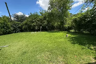 8227 St Lo Rd, Houston, TX 77033 - Photo 21