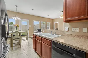102 Blue Skies Ct, La Marque, TX 77568 - Photo 13
