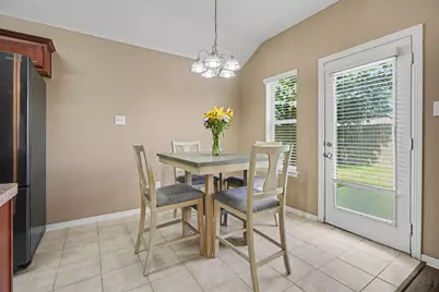 102 Blue Skies Court, La Marque, TX 77568 - Photo 11