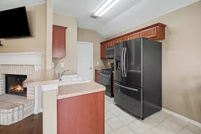 102 Blue Skies Court, La Marque, TX 77568 - Photo 15