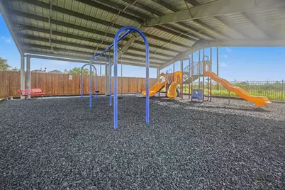 102 Blue Skies Court, La Marque, TX 77568 - Photo 29