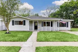 1717 11th St N, Texas City, TX 77590 - Photo 1