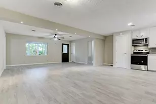 1717 11th St N, Texas City, TX 77590 - Photo 9