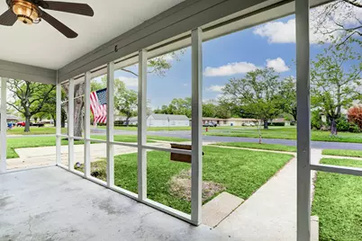 1717 11th Street N, Texas City, TX 77590 - Photo 5