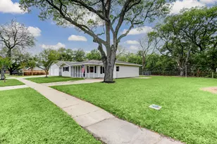 1717 11th St N, Texas City, TX 77590 - Photo 3