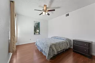 7715 Candlegreen Ln, Houston, TX 77071 - Photo 19