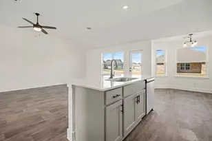 1 Keystone Ct, Angleton, TX 77515 - Photo 13