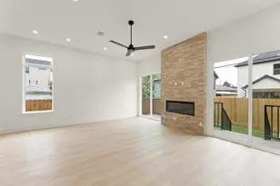 308 E 35th St, Houston, TX 77018 - Photo 9
