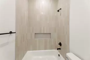 308 E 35th St, Houston, TX 77018 - Photo 23