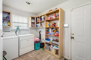 7803 Prairie St, Hitchcock, TX 77563 - Photo 13