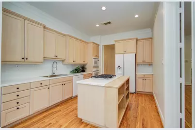 1931 Woodbury Street, Houston, TX 77030 - Photo 11