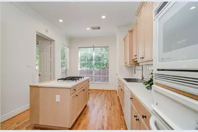 1931 Woodbury Street, Houston, TX 77030 - Photo 9