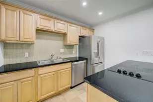 8277 Kingsbrook Rd, Houston, TX 77024 - Photo 7