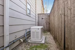 4732 Banning Dr, Houston, TX 77027 - Photo 29