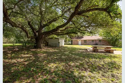 507 N Echols Street, Caldwell, TX 77836 - Photo 3