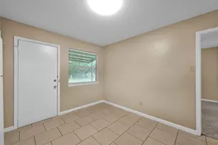 1605 Hazelwood St, Conroe, TX 77301 - Photo 9
