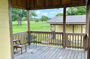 1002 W 2nd St, El Campo, TX 77437 - Photo 27