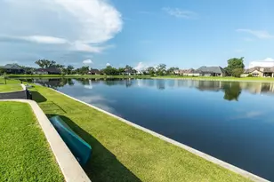 217 Arrowhead Dr, Lake Jackson, TX 77566 - Photo 33