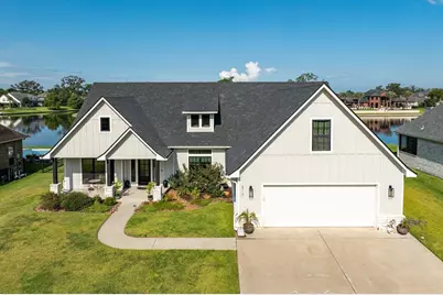 217 Arrowhead Drive, Lake Jackson, TX 77566 - Photo 1