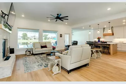 217 Arrowhead Drive, Lake Jackson, TX 77566 - Photo 5