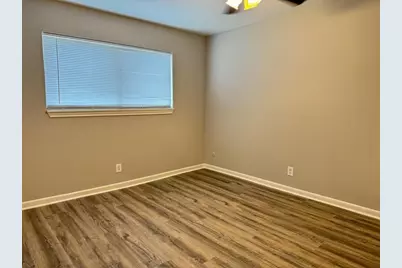 2101 6th Avenue N #8, Texas City, TX 77590 - Photo 11