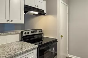 2101 6th Ave N, Texas City, TX 77590 - Photo 9
