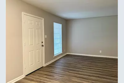 2101 6th Avenue N #8, Texas City, TX 77590 - Photo 5