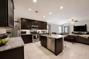 614 Harvest Bluff Dr, Rosharon, TX 77583 - Photo 5