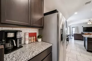 614 Harvest Bluff Dr, Rosharon, TX 77583 - Photo 7