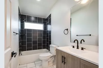 10391 Woodhill Spa Lane, Cleveland, TX 77327 - Photo 7