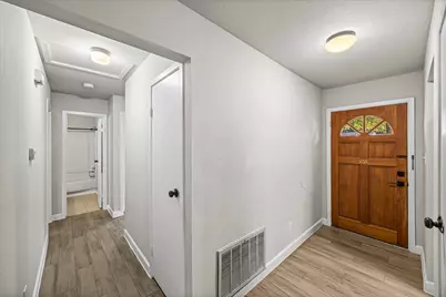 1 E Wavy Oak Circle, The Woodlands, TX 77381 - Photo 5