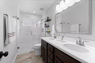 179 W Amberglow Cir, The Woodlands, TX 77381 - Photo 15