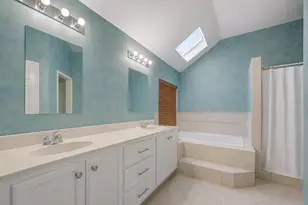 911 Lake Country Dr, Seabrook, TX 77586 - Photo 15