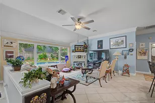 911 Lake Country Dr, Seabrook, TX 77586 - Photo 9