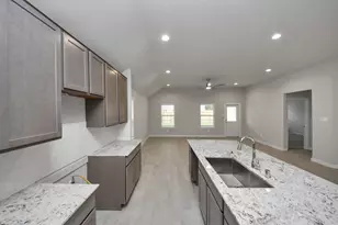 11118 Rose River Dr, Houston, TX 77044 - Photo 11