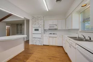 3802 Sunnybrook Ln, Bryan, TX 77802 - Photo 5