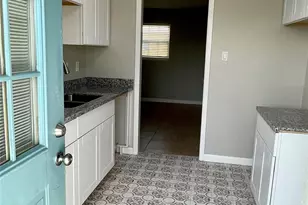 1914 Larrabee St, Seabrook, TX 77586 - Photo 5