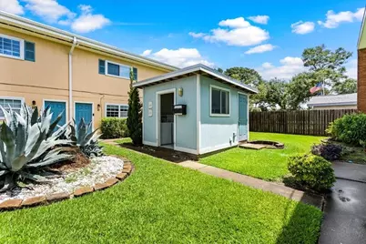 1914 Larrabee Street #7, Seabrook, TX 77586 - Photo 11