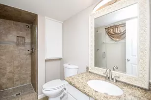 9809 Richmond Ave E, Houston, TX 77042 - Photo 45