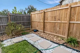 101 N Cameron St, Victoria, TX 77901 - Photo 41