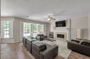 2 S Duskwood Pl, The Woodlands, TX 77381 - Photo 5