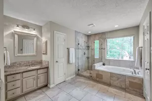 2 S Duskwood Pl, The Woodlands, TX 77381 - Photo 19