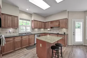 2 S Duskwood Pl, The Woodlands, TX 77381 - Photo 13