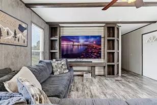 428 W Pine, Winnie, TX 77665 - Photo 3