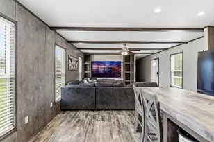 428 W Pine, Winnie, TX 77665 - Photo 9