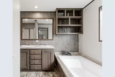 428 W Pine, Winnie, TX 77665 - Photo 15